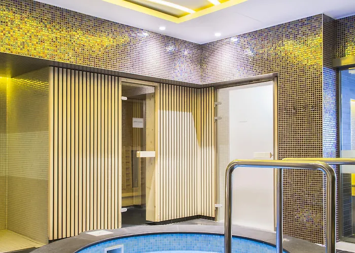 Aura Adults Only 4*
